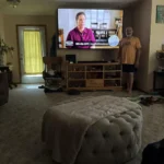 It was fairly easy to hang with two people