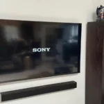 The screen is remarkable, displaying exceptional clarity and true-to-life colors.