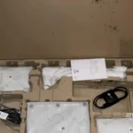 1 star for the condition of the packaging. 4 star for the monitor