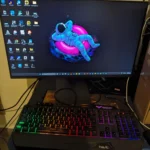 Panel IPS de 144hz pero no tiene regulador de altura.