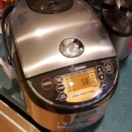 It's a rice cooker that seems to be very good